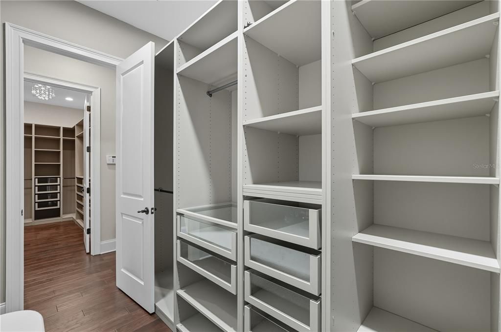 For Sale: $2,550,000 (3 beds, 3 baths, 3991 Square Feet)