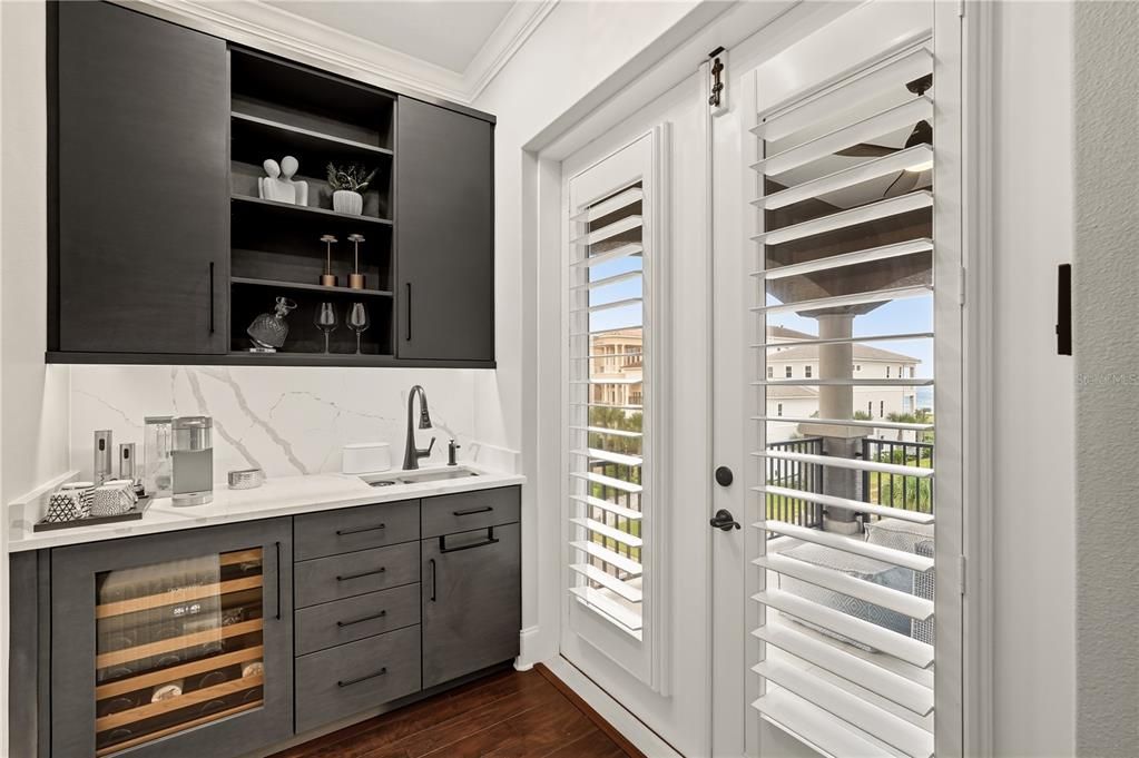 For Sale: $2,550,000 (3 beds, 3 baths, 3991 Square Feet)