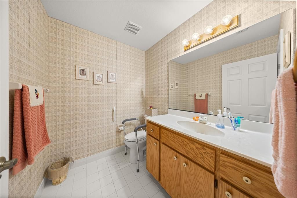 待售: $449,900 (4 贝兹, 2 浴室, 2461 平方英尺)