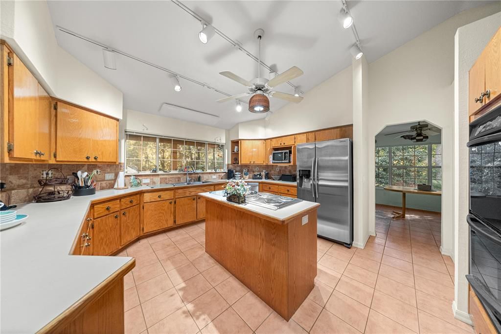 待售: $449,900 (4 贝兹, 2 浴室, 2461 平方英尺)