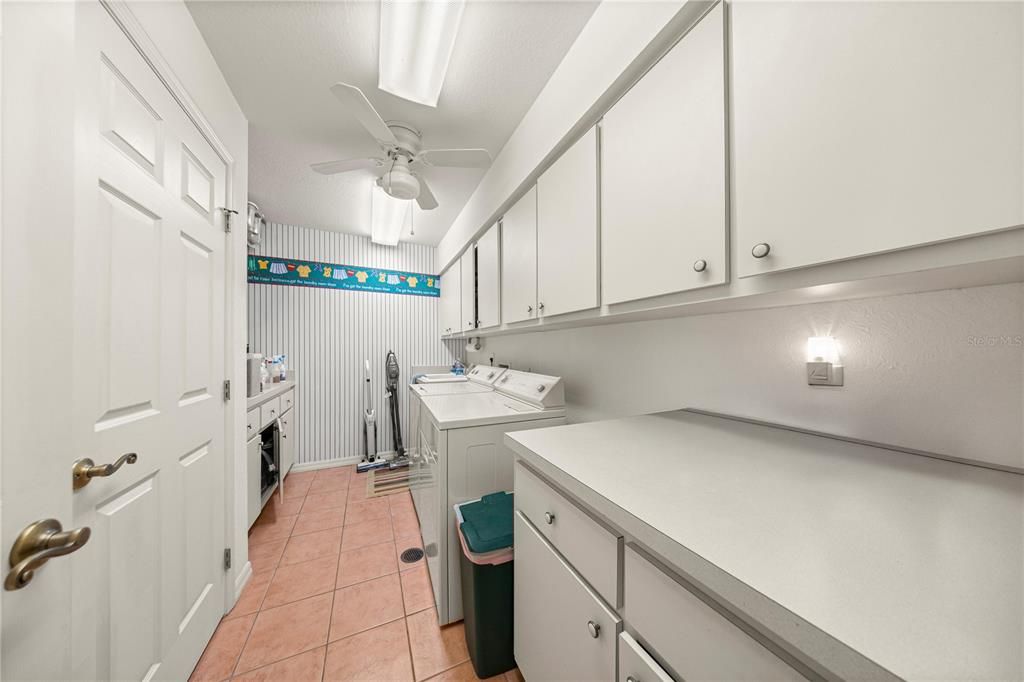 待售: $449,900 (4 贝兹, 2 浴室, 2461 平方英尺)