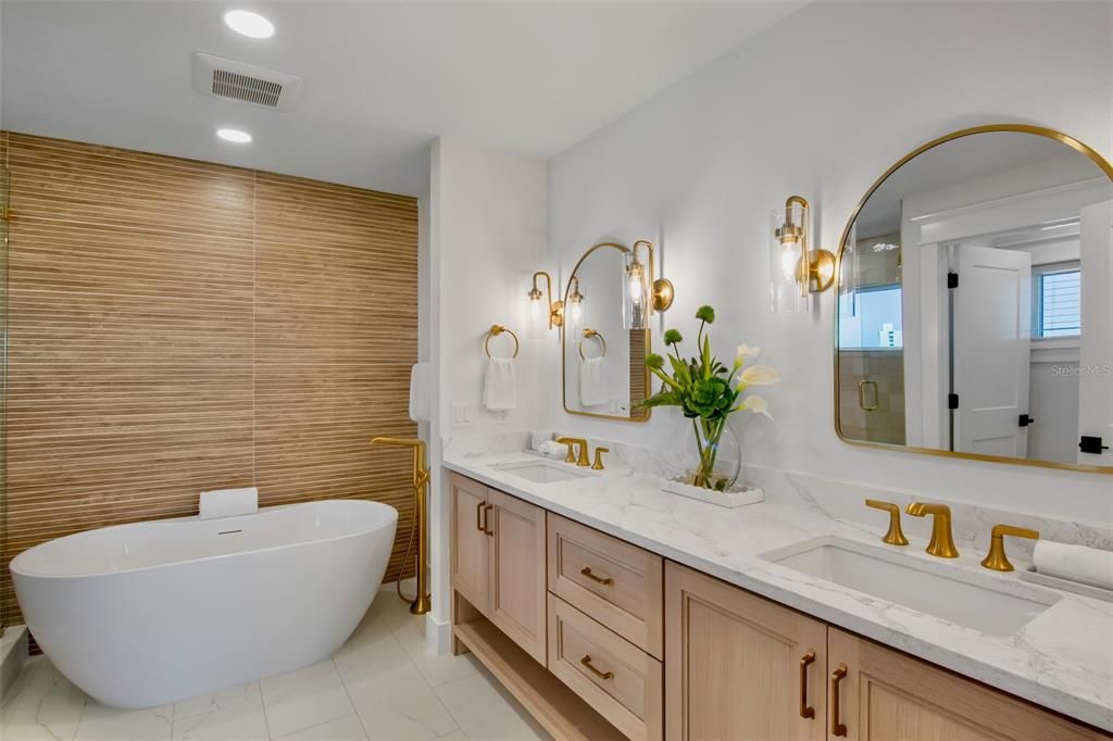 For Sale: $5,290,000 (8 beds, 8 baths, 4380 Square Feet)