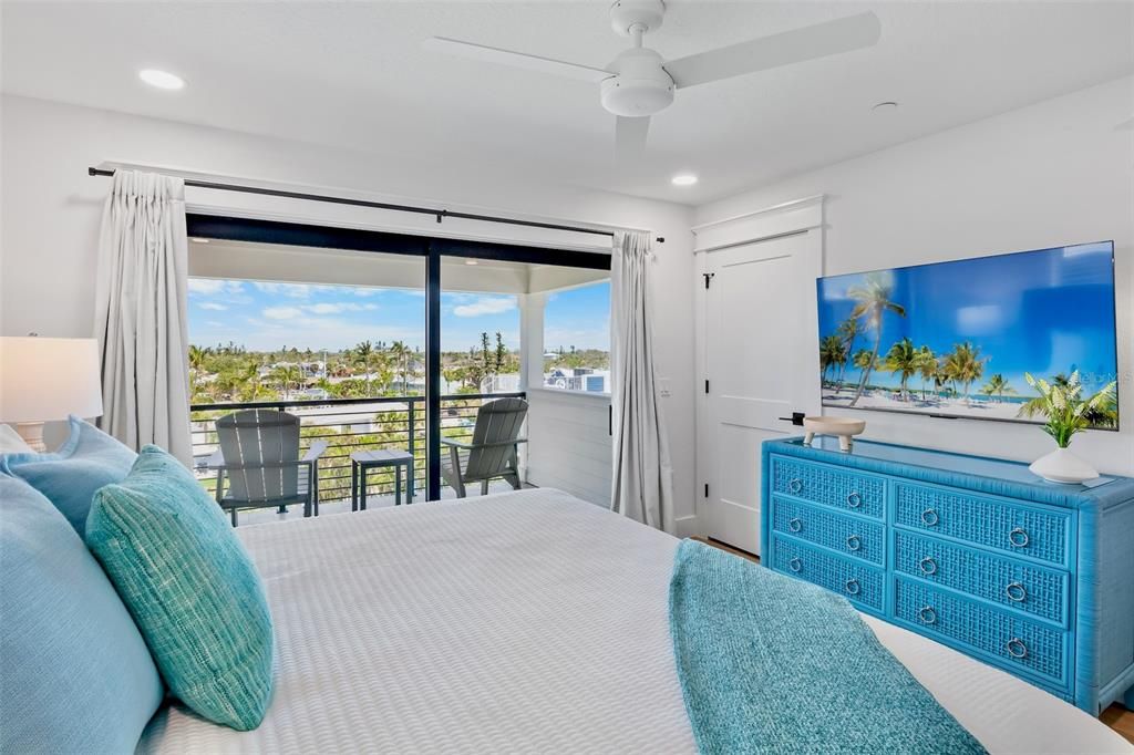 For Sale: $5,290,000 (8 beds, 8 baths, 4380 Square Feet)