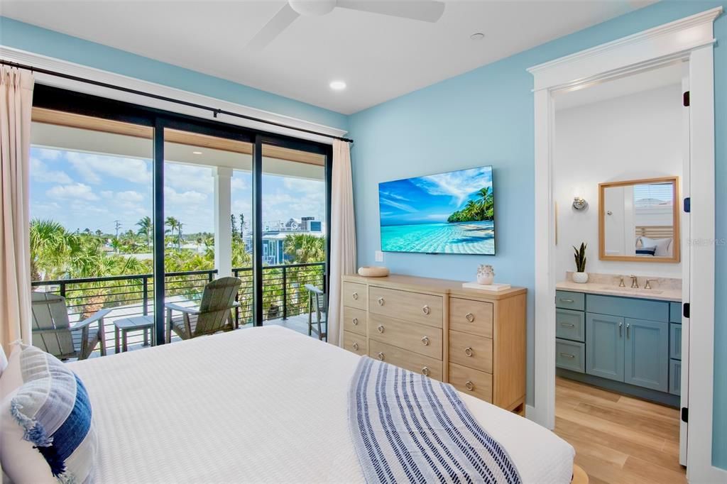 For Sale: $5,290,000 (8 beds, 8 baths, 4380 Square Feet)