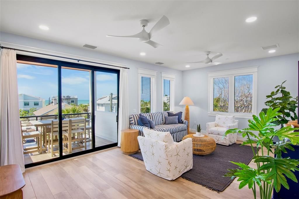 For Sale: $5,290,000 (8 beds, 8 baths, 4380 Square Feet)