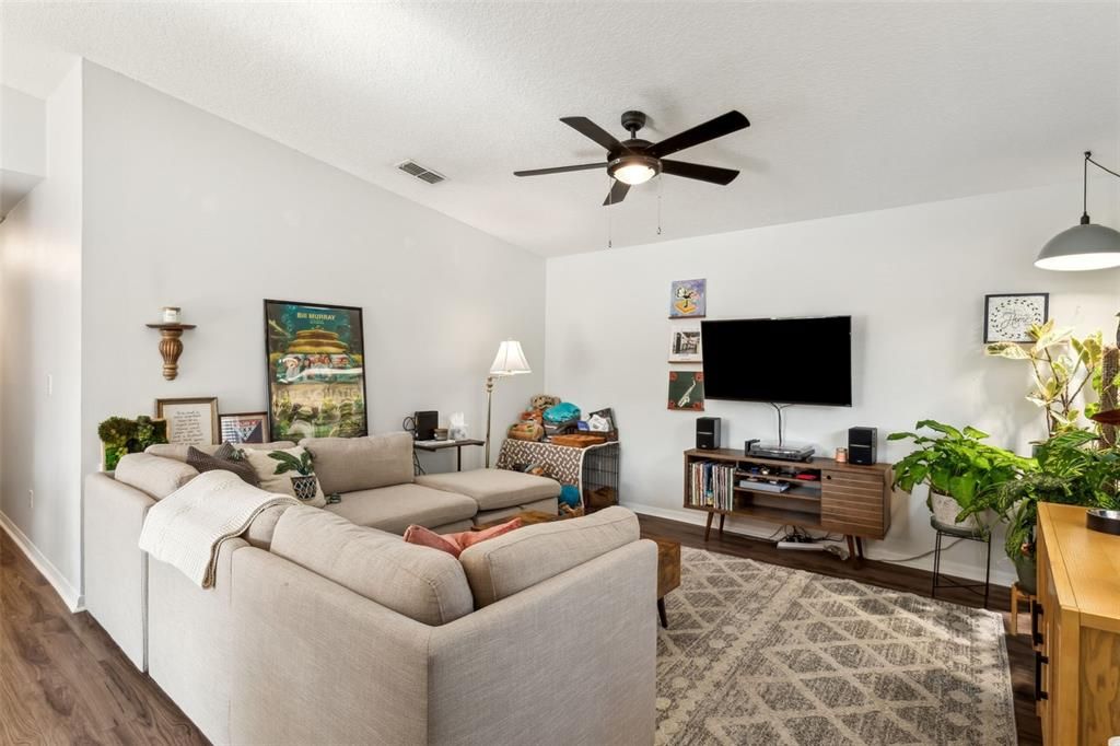 В аренду: $2,700 (3 спален, 2 ванн, 1200 Квадратных фут)