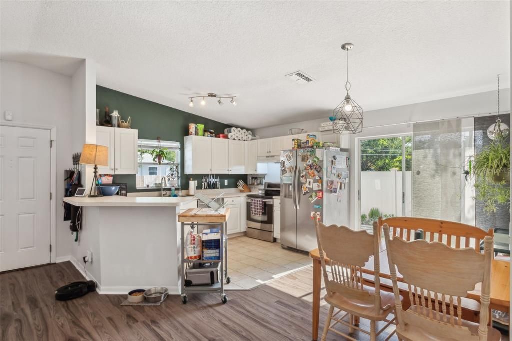 В аренду: $2,700 (3 спален, 2 ванн, 1200 Квадратных фут)