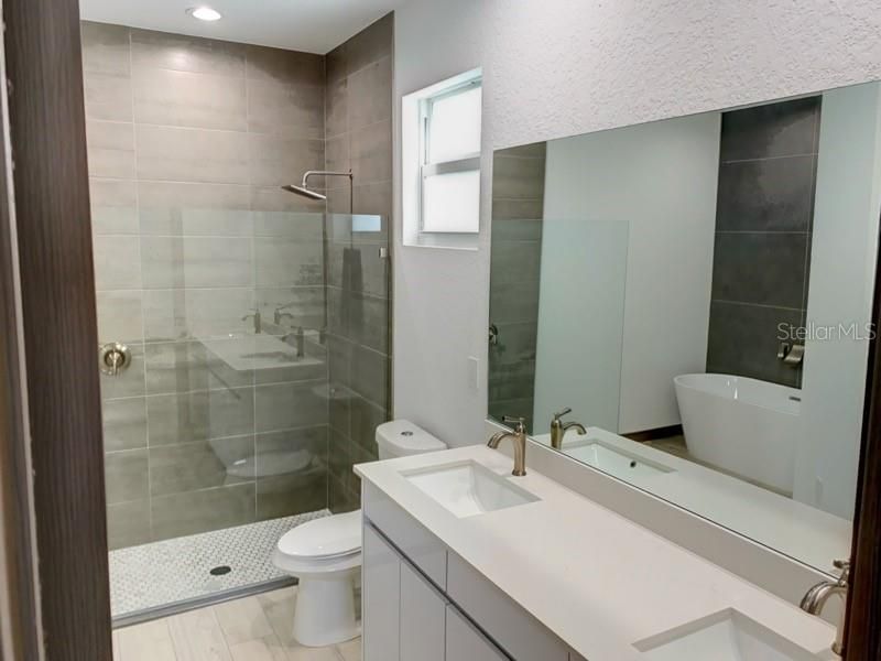 出租: $1,975 (3 贝兹, 2 浴室, 1496 平方英尺)