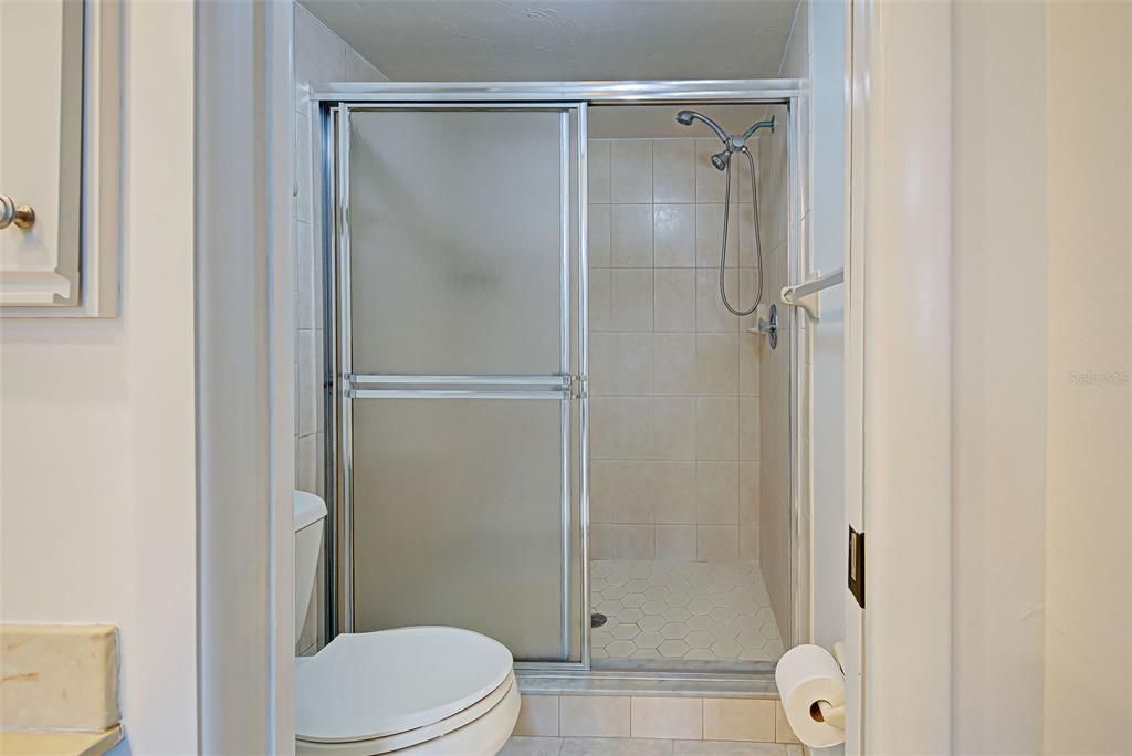 For Sale: $238,000 (2 beds, 2 baths, 1075 Square Feet)