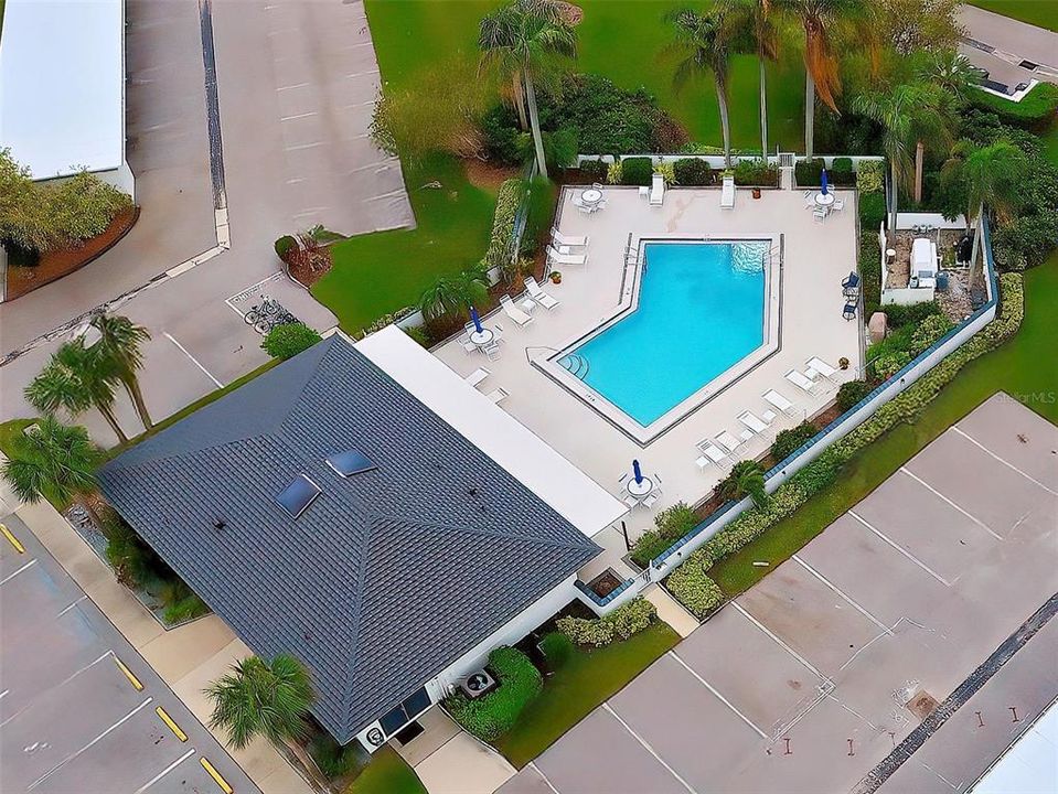 For Sale: $238,000 (2 beds, 2 baths, 1075 Square Feet)