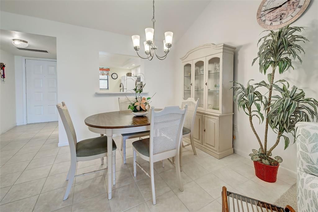 For Sale: $238,000 (2 beds, 2 baths, 1075 Square Feet)