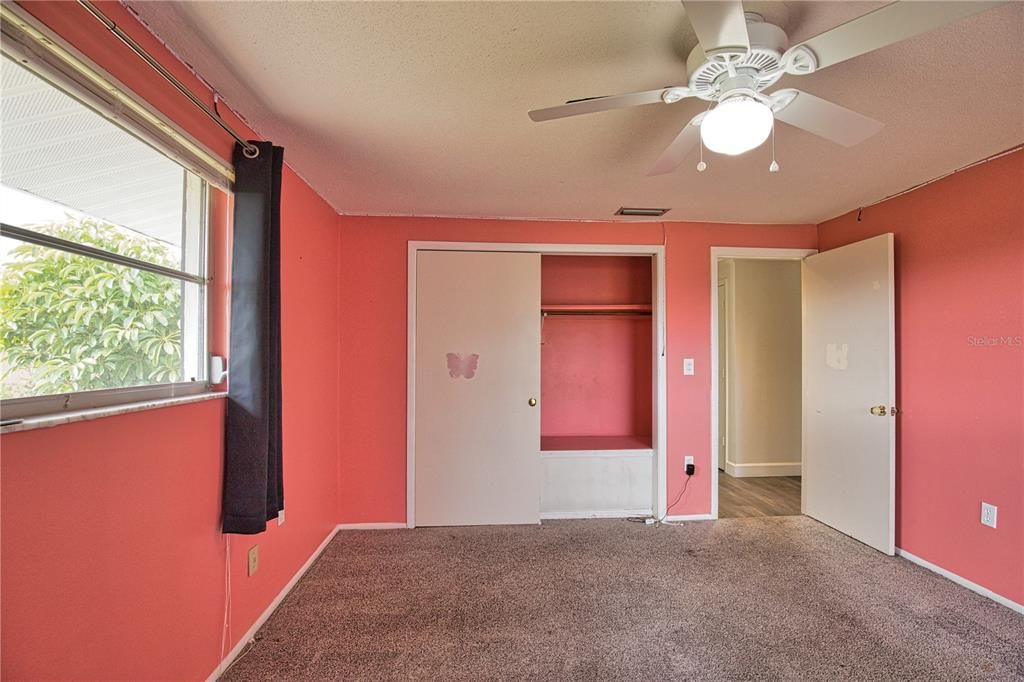 For Sale: $299,990 (2 beds, 2 baths, 1217 Square Feet)