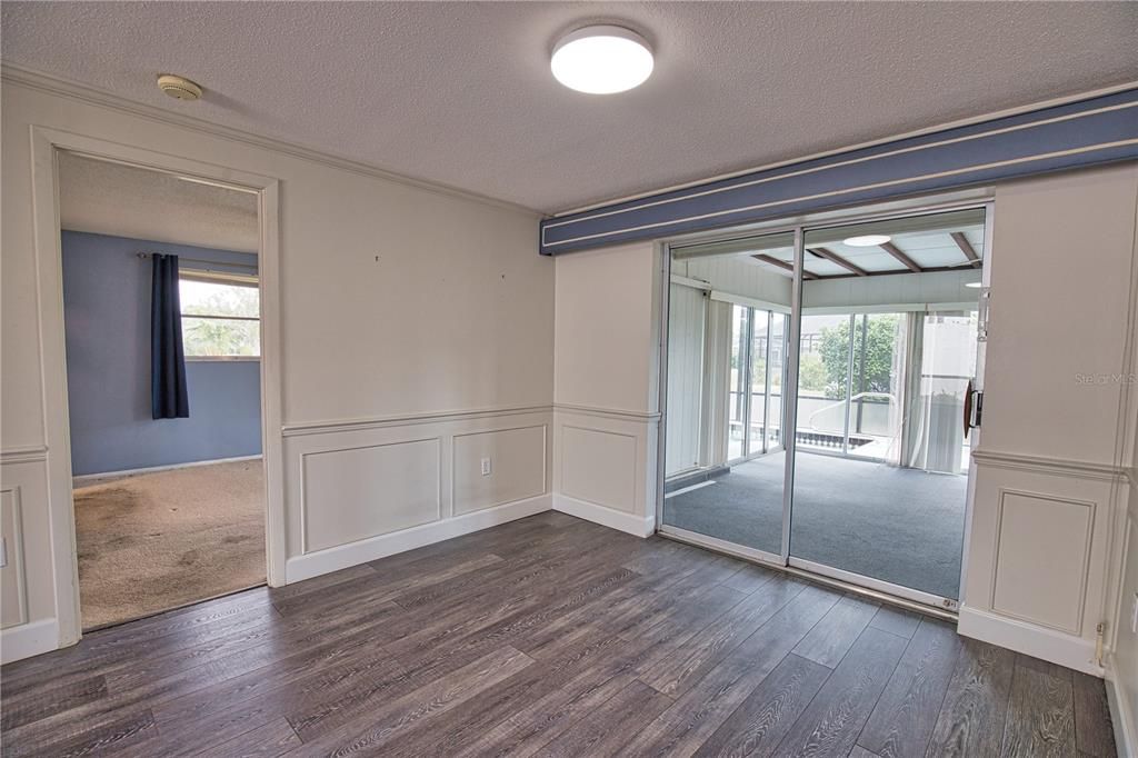 For Sale: $299,990 (2 beds, 2 baths, 1217 Square Feet)