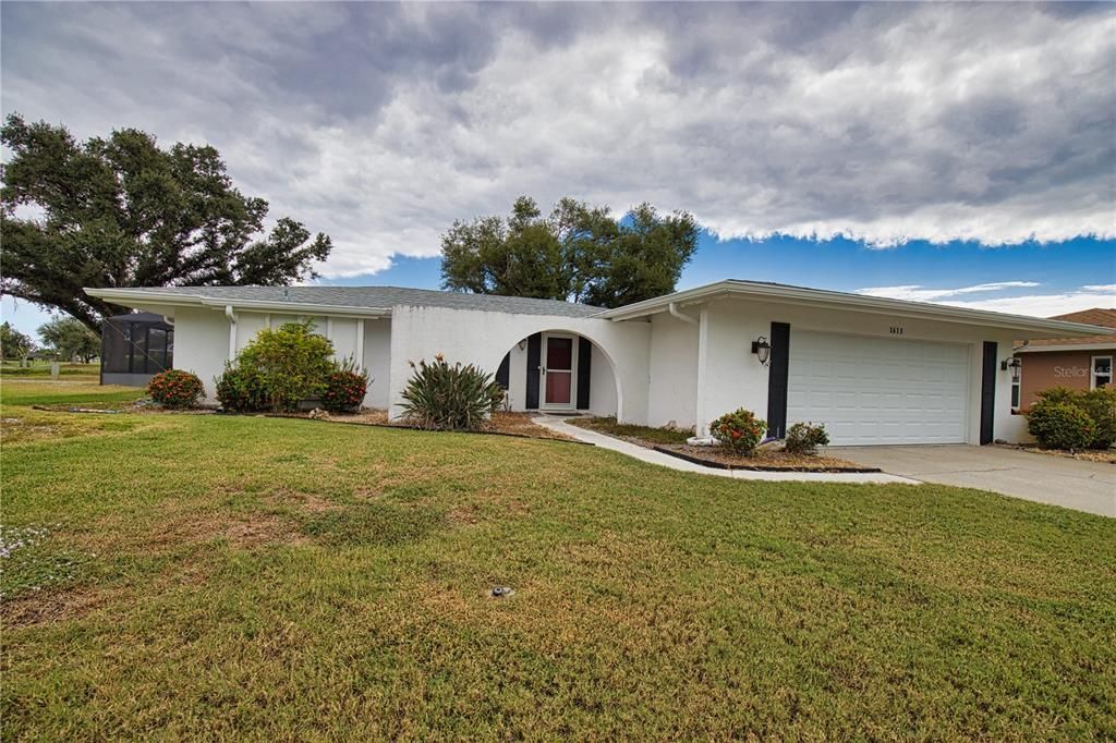 For Sale: $299,990 (2 beds, 2 baths, 1217 Square Feet)