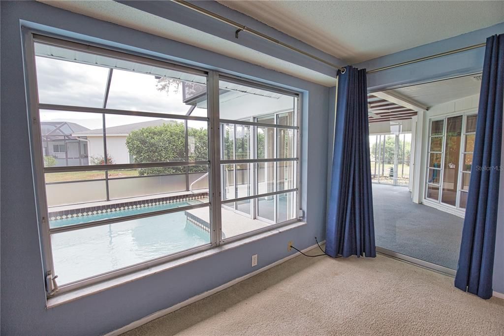 For Sale: $299,990 (2 beds, 2 baths, 1217 Square Feet)