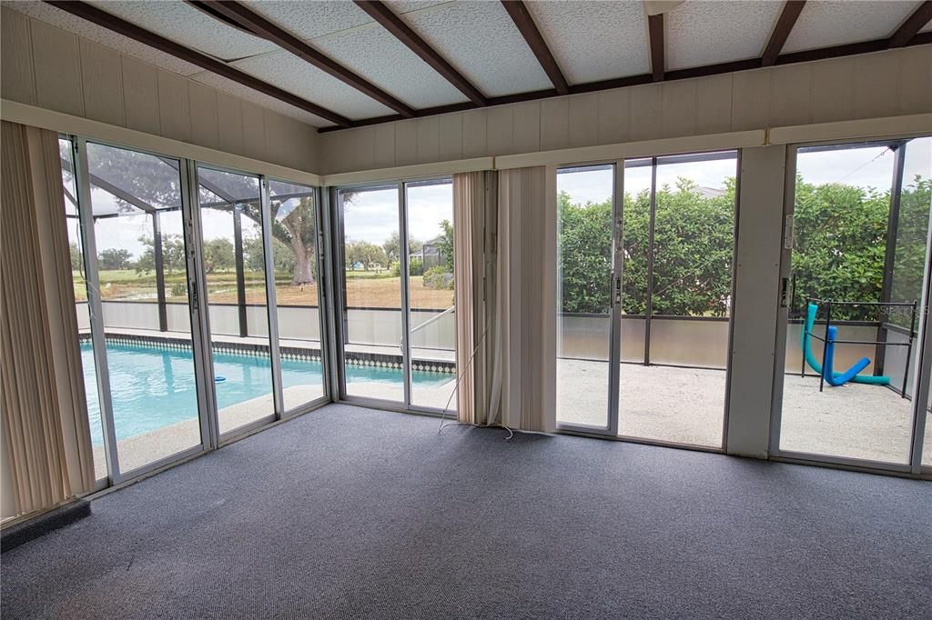 For Sale: $299,990 (2 beds, 2 baths, 1217 Square Feet)