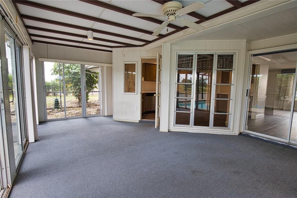 For Sale: $299,990 (2 beds, 2 baths, 1217 Square Feet)