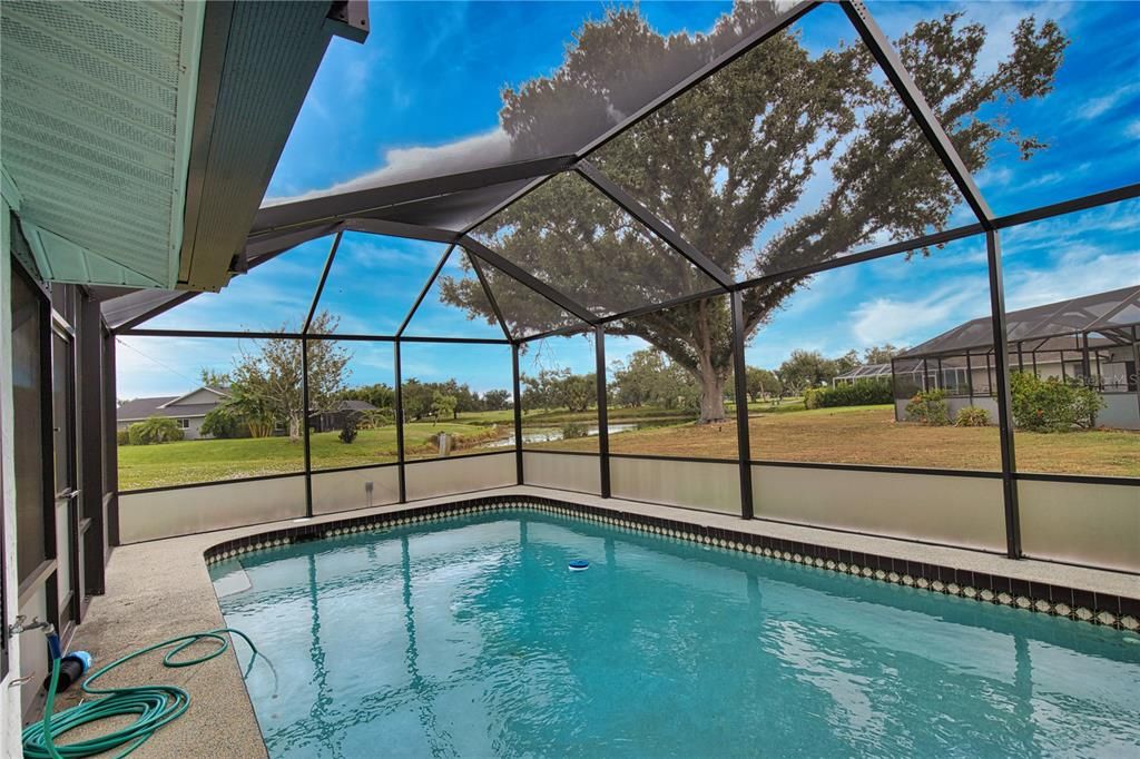 For Sale: $299,990 (2 beds, 2 baths, 1217 Square Feet)