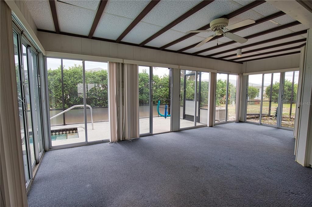 For Sale: $299,990 (2 beds, 2 baths, 1217 Square Feet)