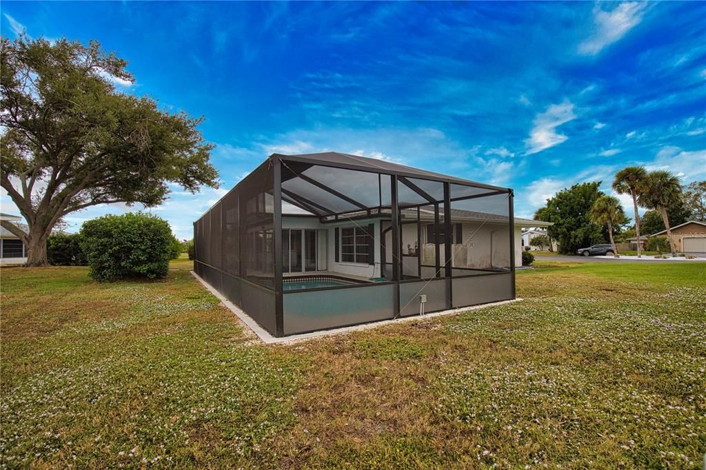 For Sale: $299,990 (2 beds, 2 baths, 1217 Square Feet)