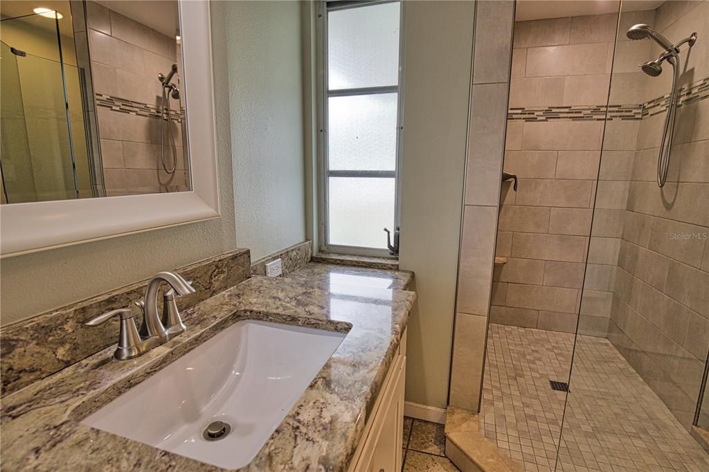 For Sale: $299,990 (2 beds, 2 baths, 1217 Square Feet)