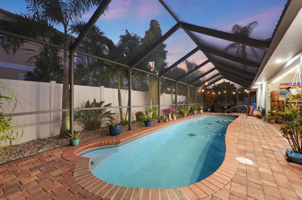 En Venta: $700,000 (5 camas, 3 baños, 2090 Pies cuadrados)