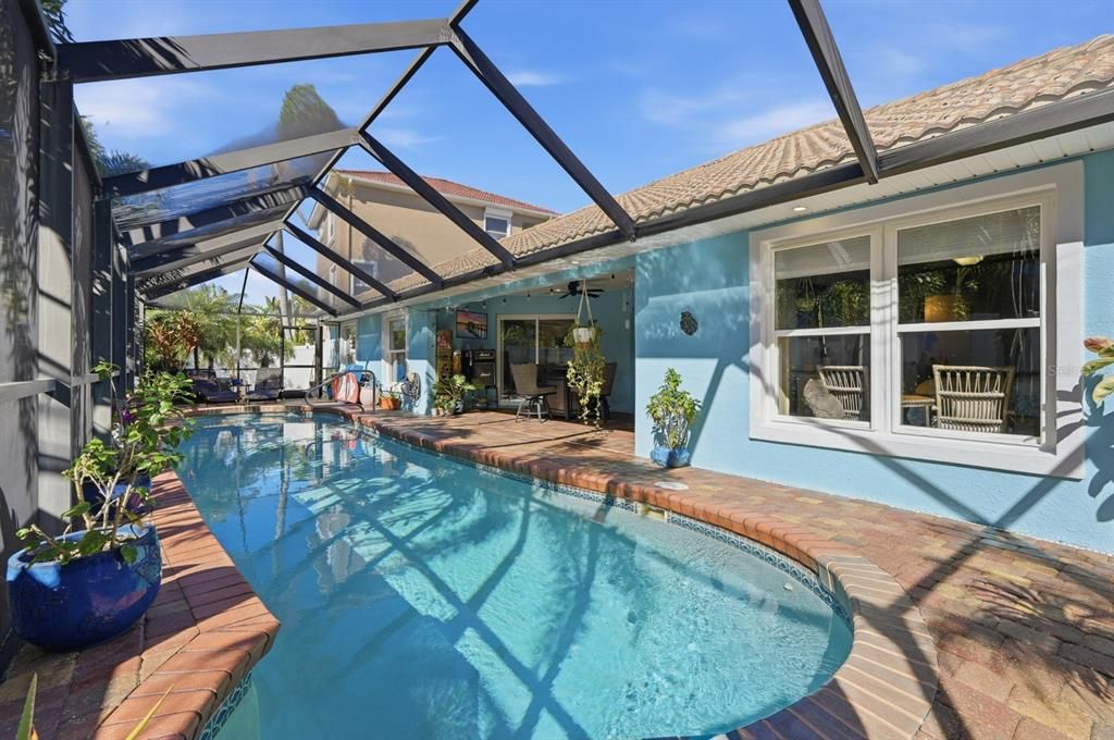 En Venta: $700,000 (5 camas, 3 baños, 2090 Pies cuadrados)