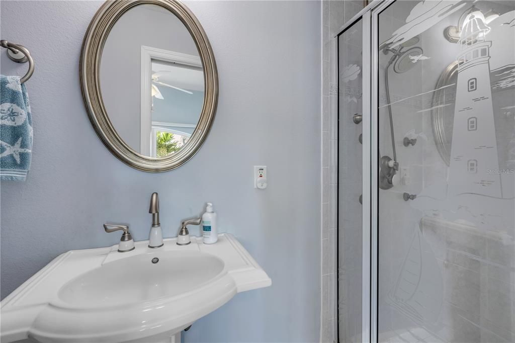 En Venta: $700,000 (5 camas, 3 baños, 2090 Pies cuadrados)