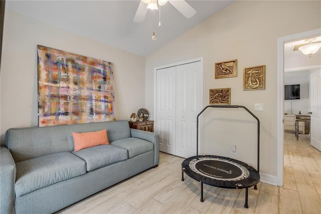 En Venta: $700,000 (5 camas, 3 baños, 2090 Pies cuadrados)