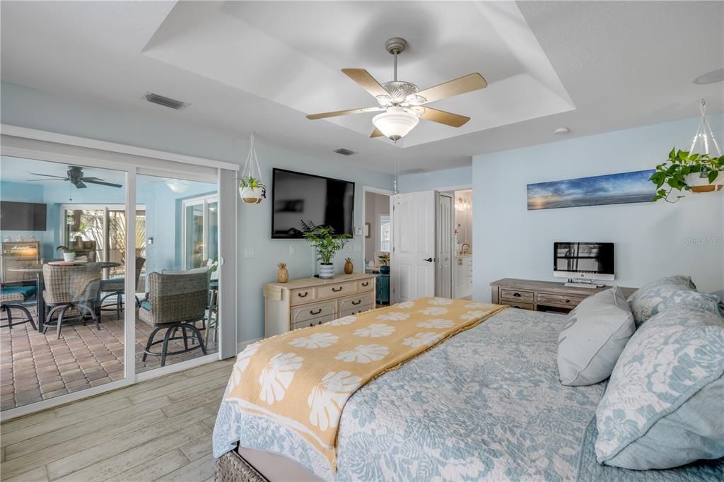 En Venta: $700,000 (5 camas, 3 baños, 2090 Pies cuadrados)