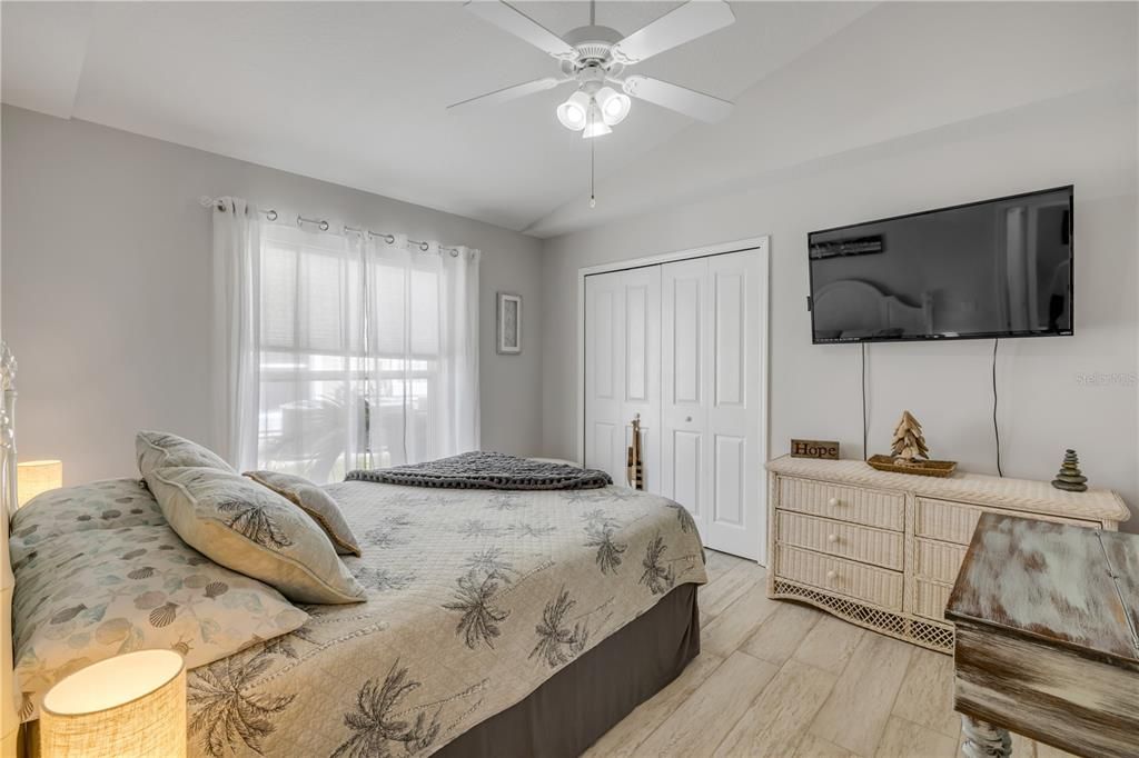 En Venta: $700,000 (5 camas, 3 baños, 2090 Pies cuadrados)