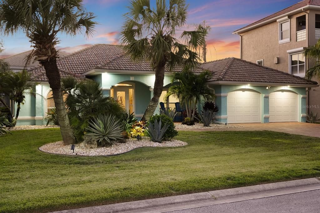 En Venta: $700,000 (5 camas, 3 baños, 2090 Pies cuadrados)