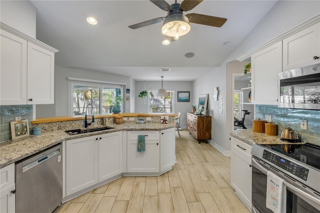 En Venta: $700,000 (5 camas, 3 baños, 2090 Pies cuadrados)