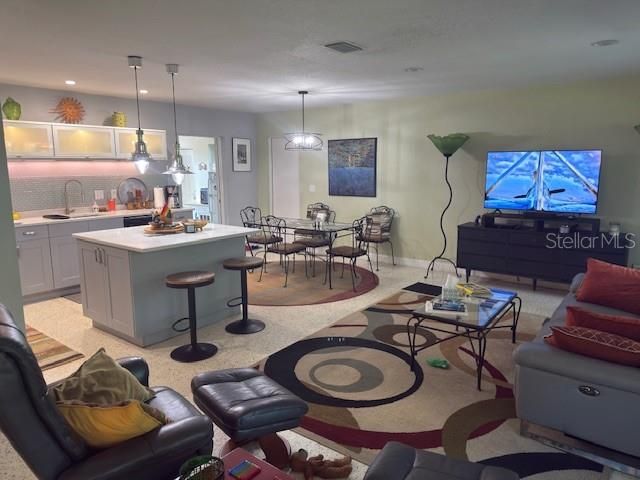 For Rent: $2,800 (3 beds, 2 baths, 1648 Square Feet)