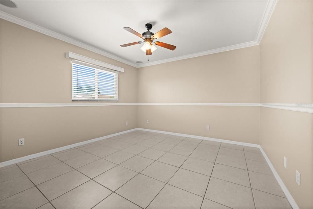 Activo con contrato: $375,000 (3 camas, 2 baños, 1628 Pies cuadrados)