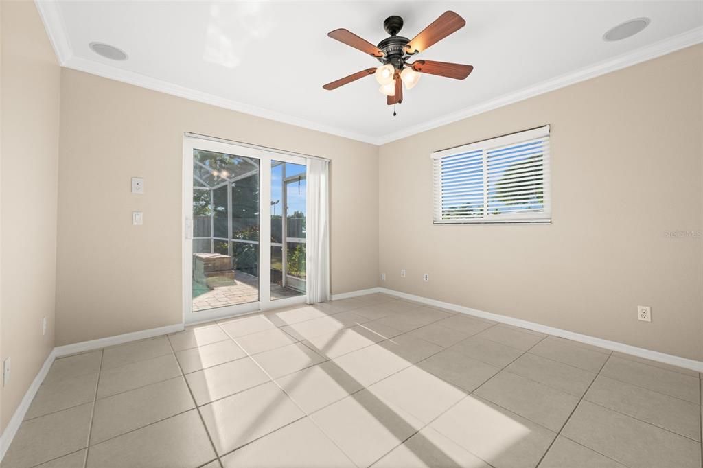 Activo con contrato: $375,000 (3 camas, 2 baños, 1628 Pies cuadrados)