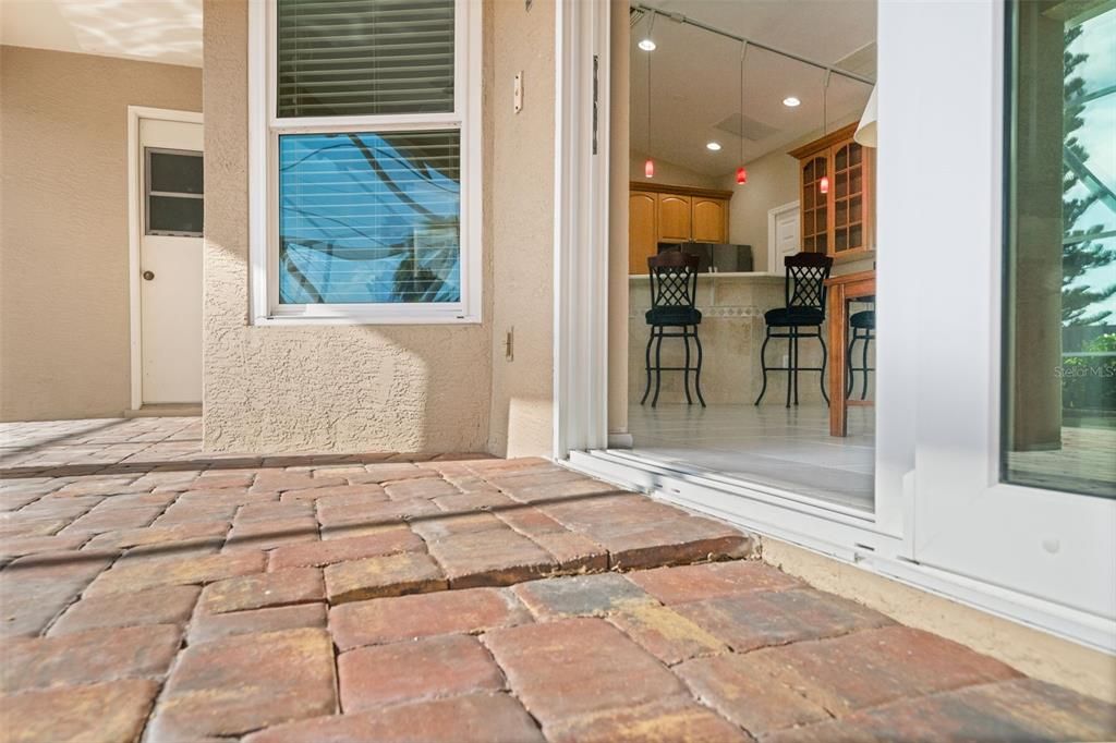 Activo con contrato: $375,000 (3 camas, 2 baños, 1628 Pies cuadrados)