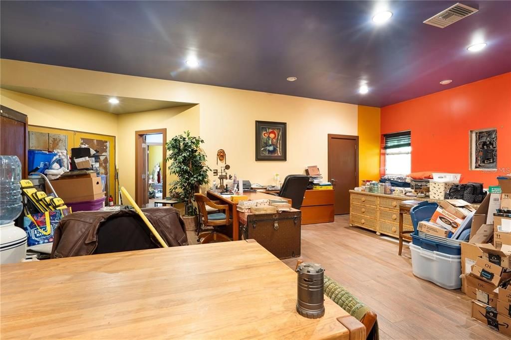 For Sale: $849,000 (5 beds, 4 baths, 2660 Square Feet)