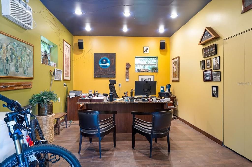 For Sale: $849,000 (5 beds, 4 baths, 2660 Square Feet)