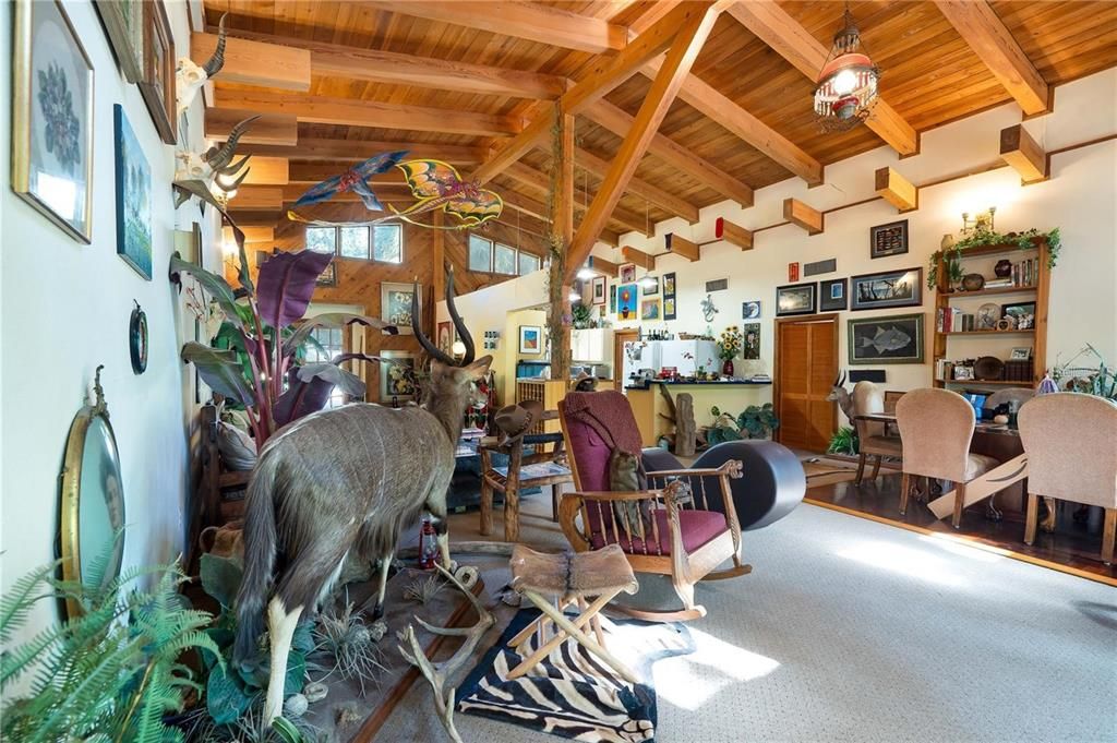 For Sale: $849,000 (5 beds, 4 baths, 2660 Square Feet)