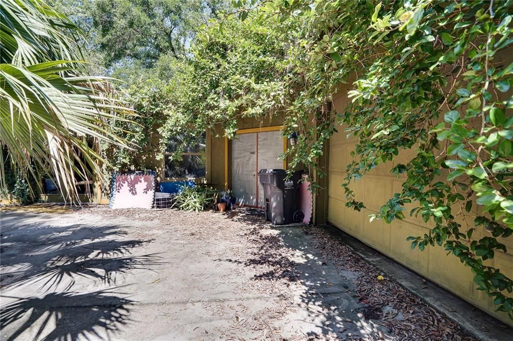 For Sale: $849,000 (5 beds, 4 baths, 2660 Square Feet)