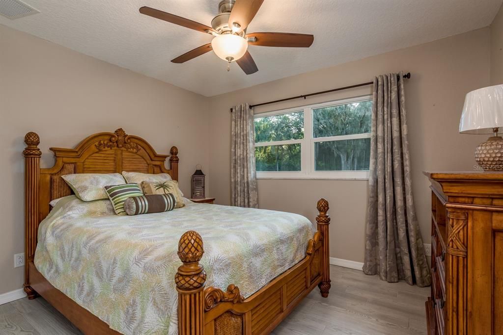 En Venta: $875,000 (4 camas, 2 baños, 2690 Pies cuadrados)