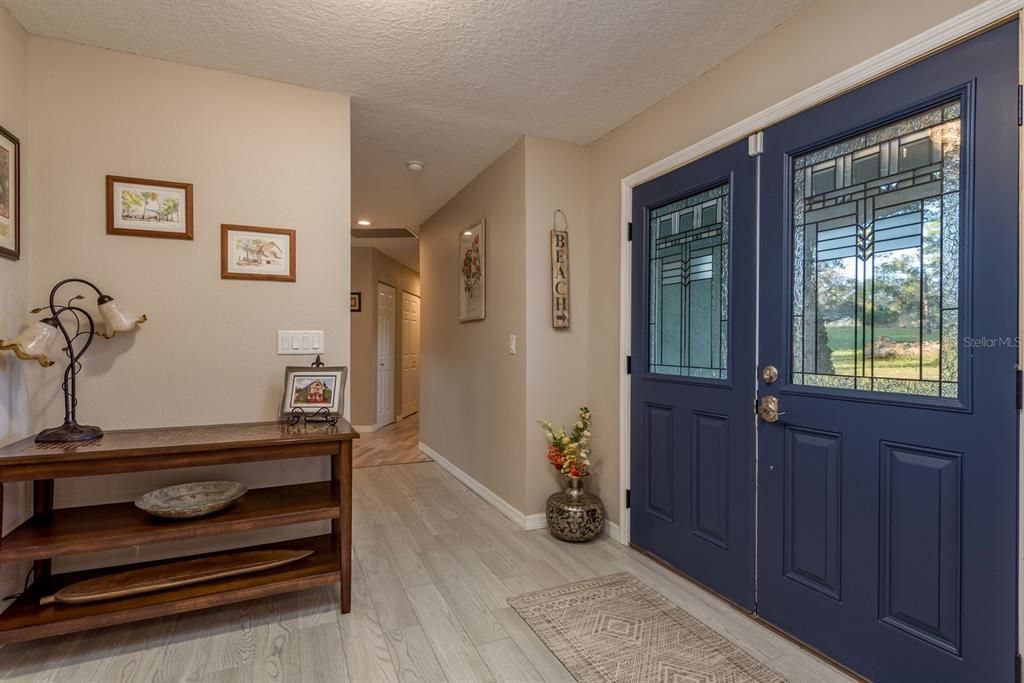 En Venta: $875,000 (4 camas, 2 baños, 2690 Pies cuadrados)