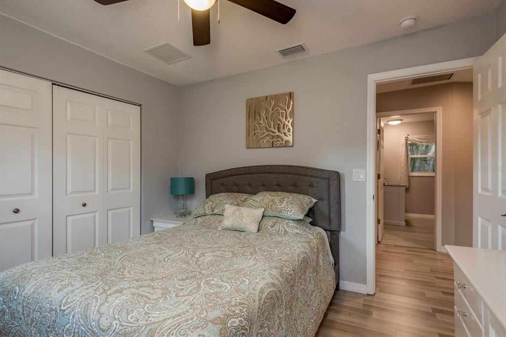 En Venta: $875,000 (4 camas, 2 baños, 2690 Pies cuadrados)