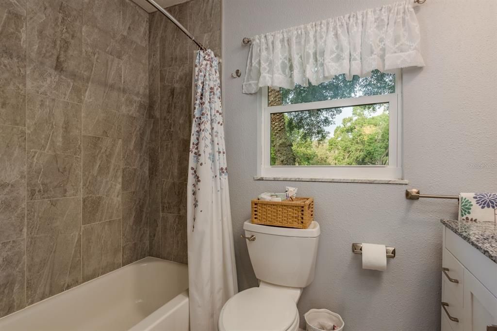 En Venta: $875,000 (4 camas, 2 baños, 2690 Pies cuadrados)