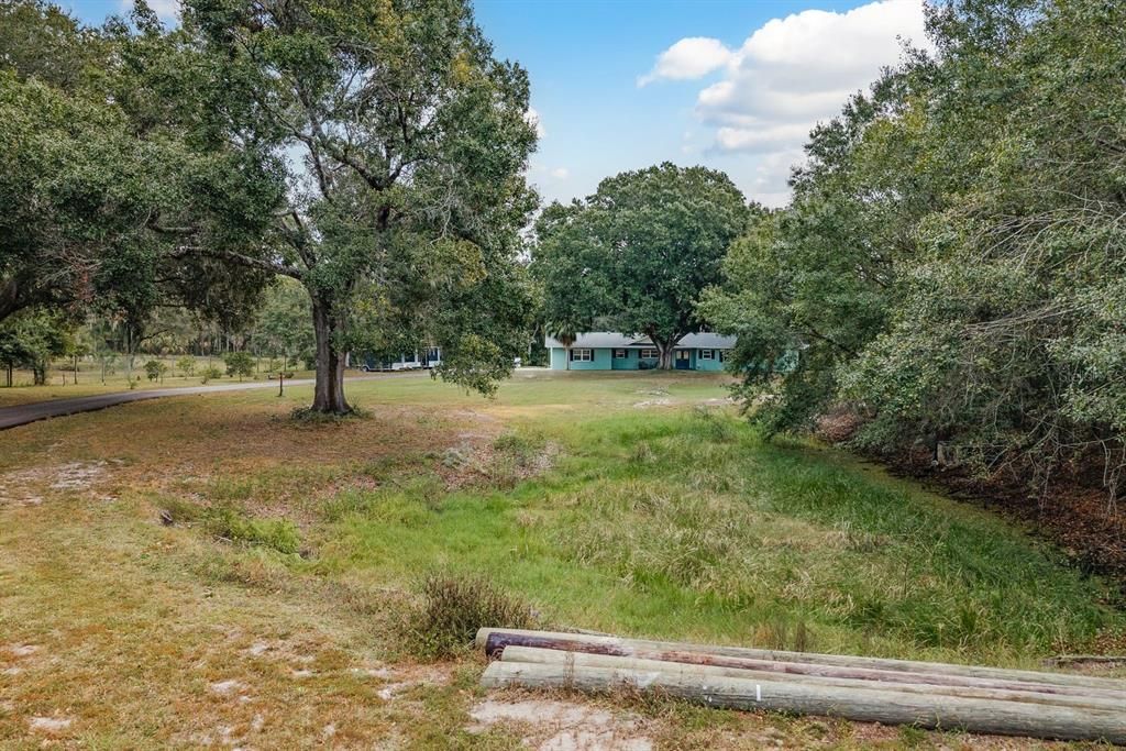 En Venta: $875,000 (4 camas, 2 baños, 2690 Pies cuadrados)