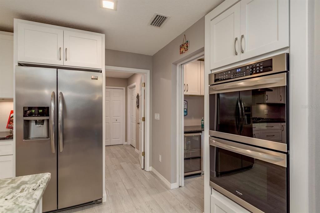 En Venta: $875,000 (4 camas, 2 baños, 2690 Pies cuadrados)