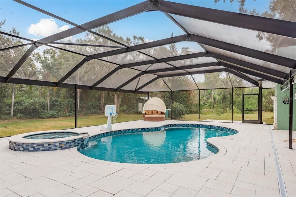 En Venta: $875,000 (4 camas, 2 baños, 2690 Pies cuadrados)