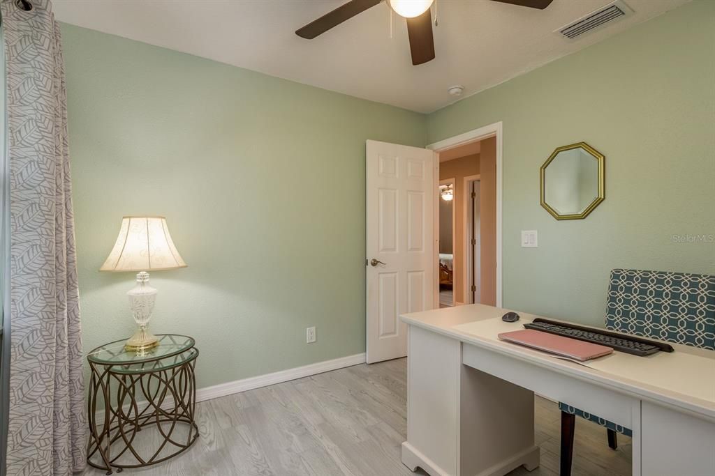 En Venta: $875,000 (4 camas, 2 baños, 2690 Pies cuadrados)