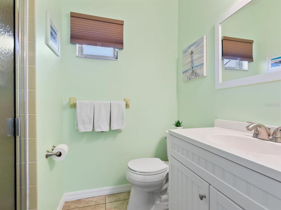 For Sale: $335,000 (2 beds, 2 baths, 1155 Square Feet)